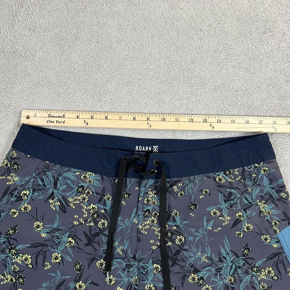 Roark Board Shorts Mens 34 Blue Floral Print Swim Pocket Beach Surfing Strech